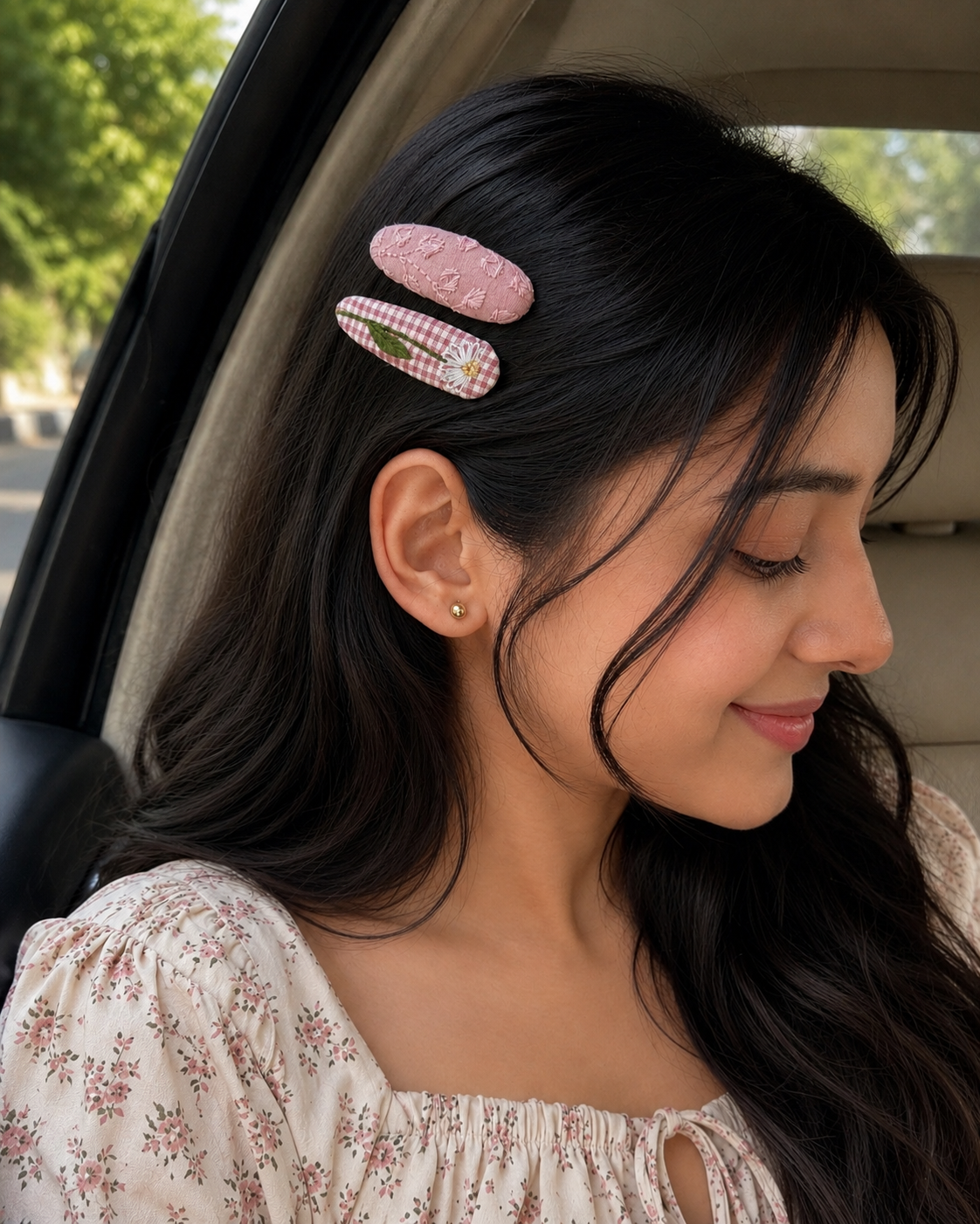 Embroidered Chequered Clip Set